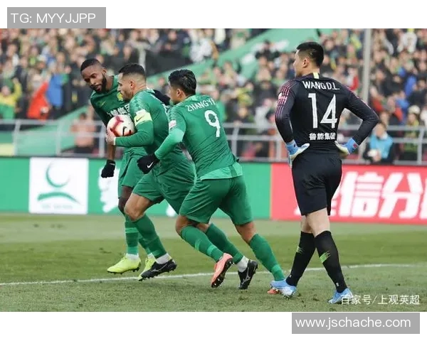 西安足球队在城市联赛中以70分稳居榜首展现强大实力 西安足球队在城市联赛中以70分稳居榜首展现强大实力