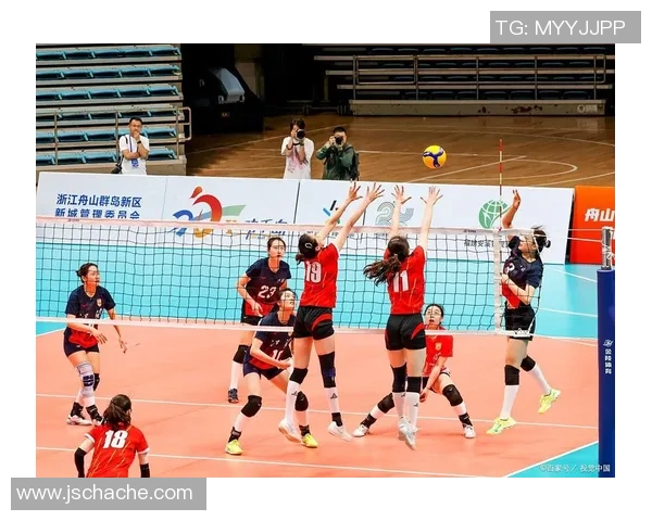 南京排球队在世界锦标赛中的灵活性表现与战术创新分析